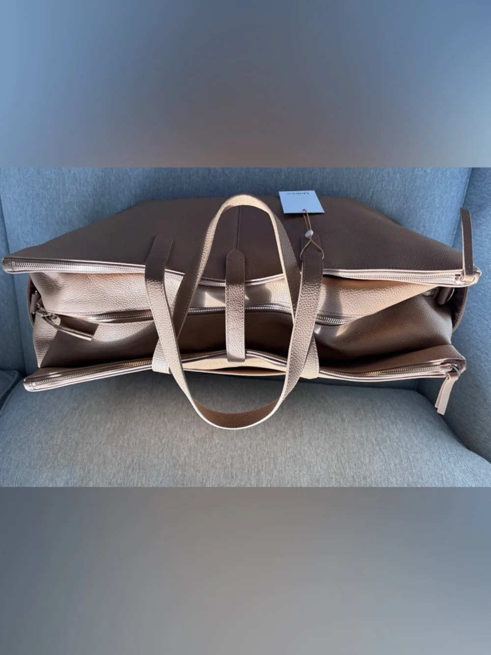 Quince Italian Leather Weekender Bag Golden Tan Travel Duffel Tote NWT - Picture 6 of 9